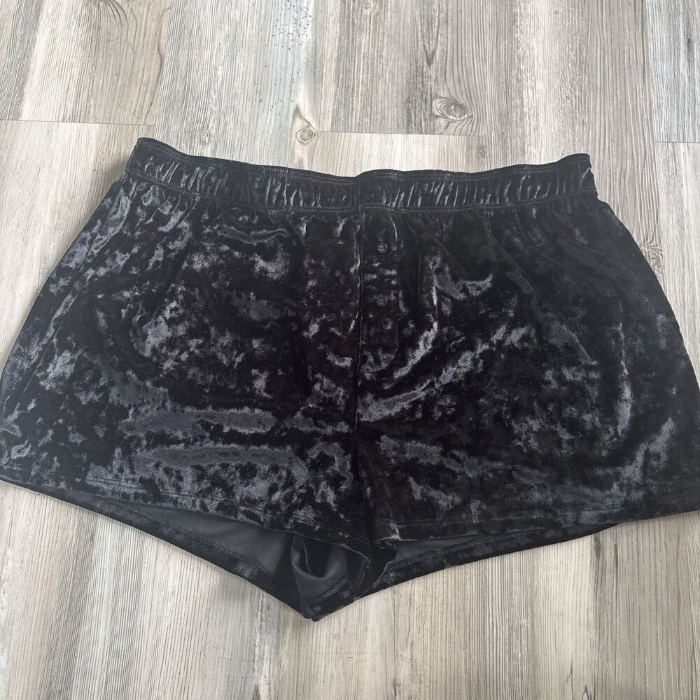 Victoria’s Secret PINK Black Velour Crushed Velvet Boxer Briefs Sleep Shorts L
